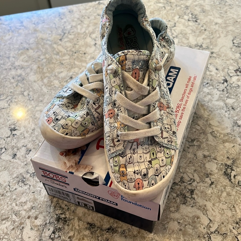 Skechers Bobs Dog Print Canvas Shoe in Camp Wag Sz 8 1/2